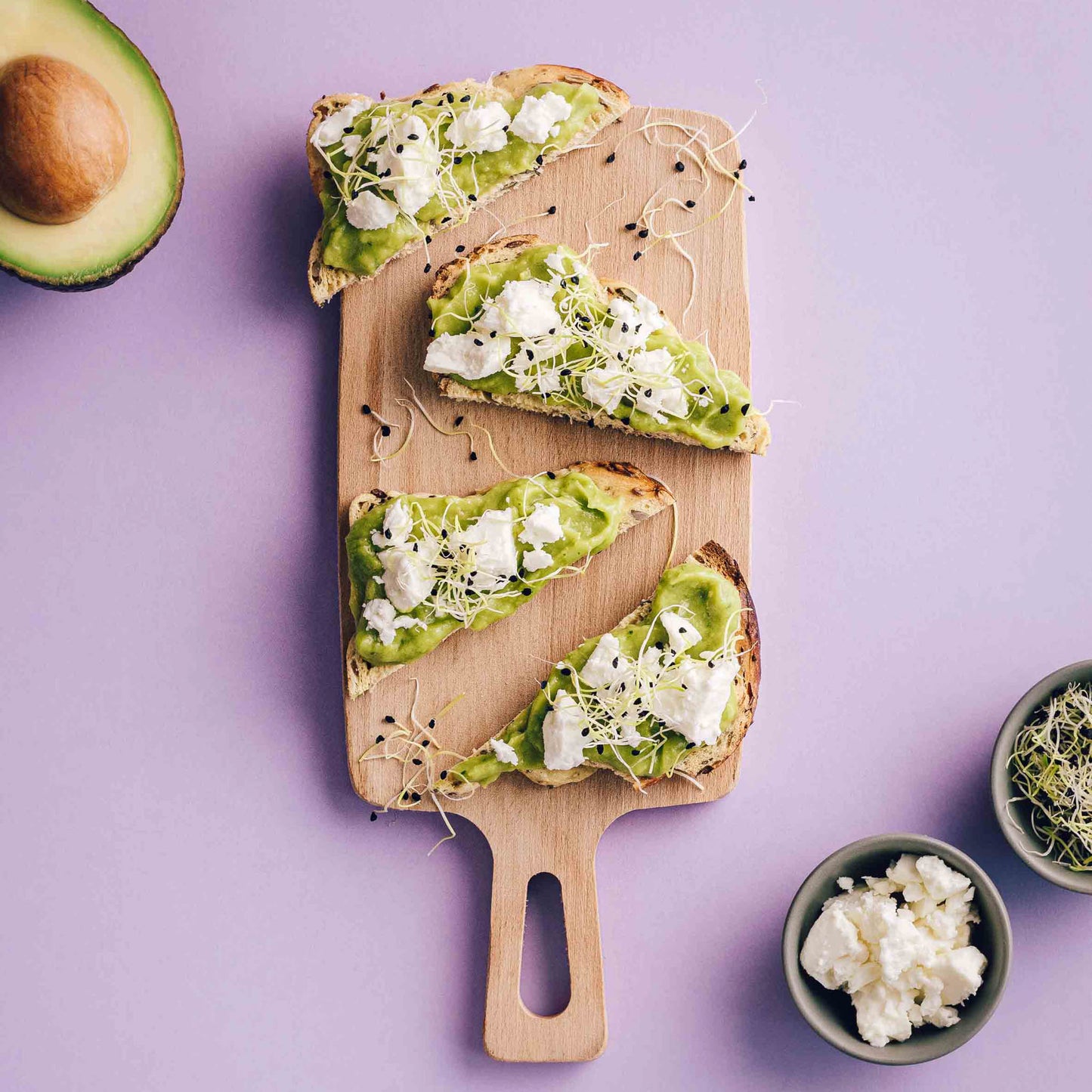 6 mini toasts avocat et Fêta
